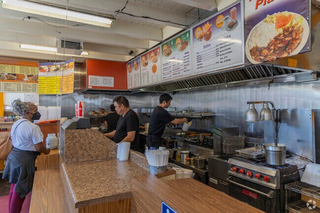 Castlemont residents love to grab a delicious hot dog at Happy Dogies Hot Dogs.