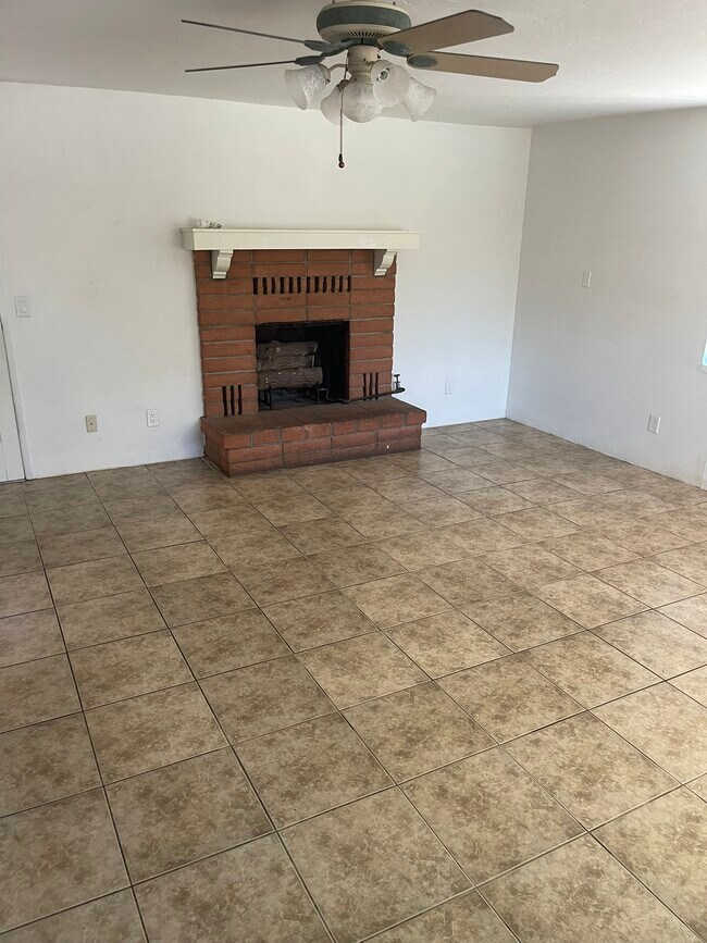 3027 N Geronimo Ave, Tucson, AZ 85705 - photo 2