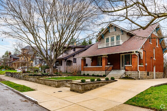 There is a wide range of house types in Cherokee Seneca.