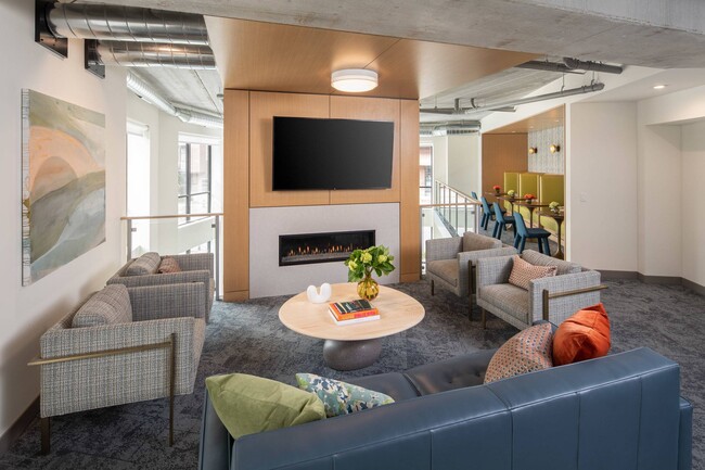 Upper lounge