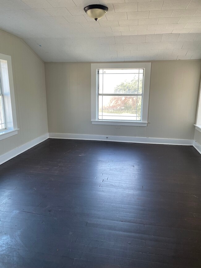 428 S Texas Ave unit 10, Mercedes, TX 78570 - photo 3