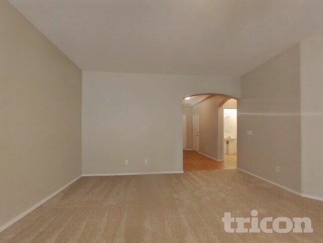 11418 W Mountain View Dr, Avondale, AZ 85323 - photo 2