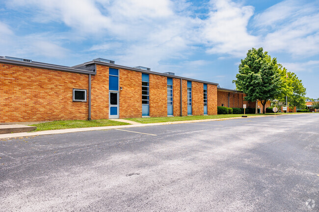 Hubble Elementary School is located adjacent to Webster Elementary and Marshfield Junior HS.