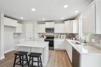 3251 NW Brookside Dr, Grimes, IA 50111