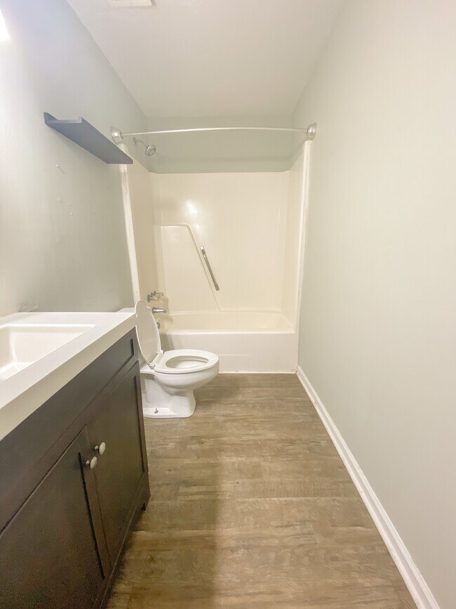 1014 Buchanan Dr, Florence, SC 29505 - photo 2