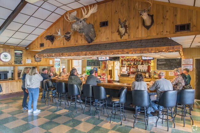 Check out Valley View Gun Club and enjoy the amazing restaurant with quality menu options.