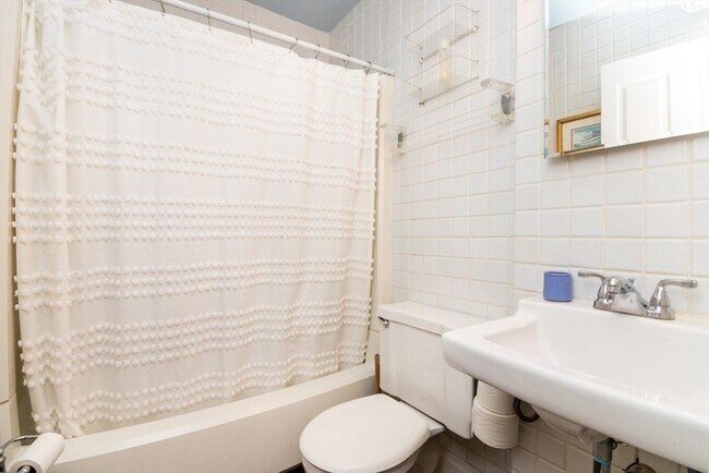 154 Beacon St unit 2, Boston, MA 02116 - photo 6