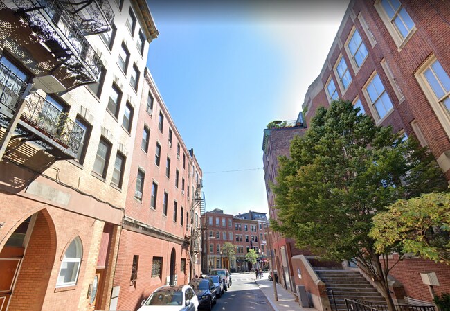 16 Charter St unit 2R, Boston, MA 02113 - photo 2