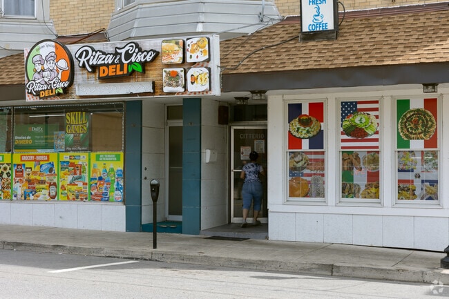 Ritza & Cisco Deli Cafe serves classic Italian American fare.