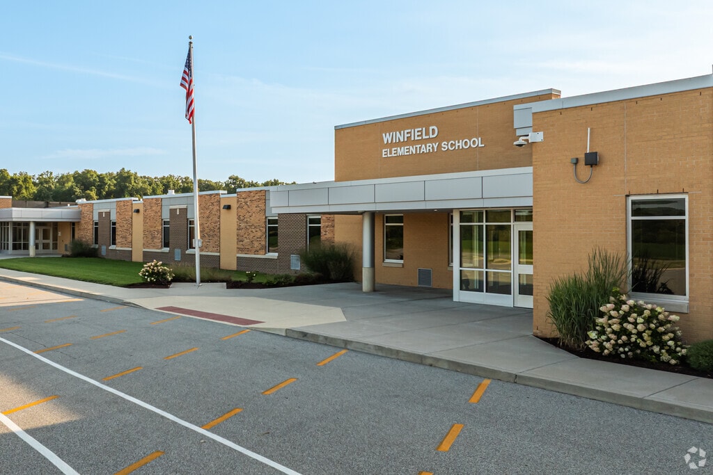 Winfield Elementary School has 613 students with a student-teacher ratio of 18 to 1.