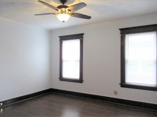 55 Eaton St unit 55 Eaton Street 2nd, Bridgeport, CT 06604 - photo 4