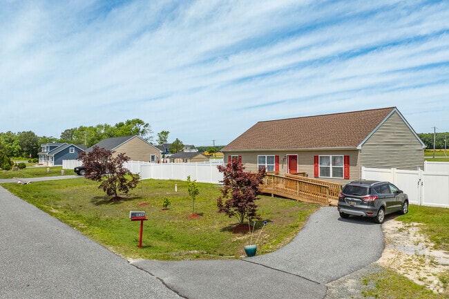 Ranch homes in Ellendale typically have large yards with plenty of space between other homes, offering plenty of privacy.
