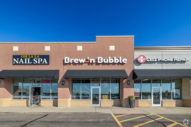 Brew 'n Bubble serves tempting boba teas and snacks in Far West Elgin.