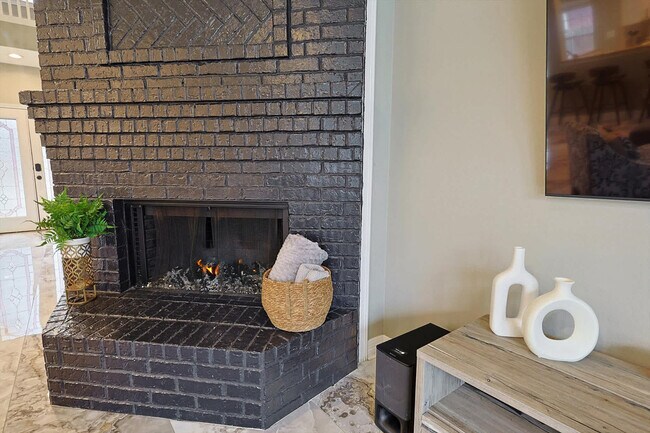 3205 Vinson Ct unit ID1056382P, Irving, TX 75060 - photo 6