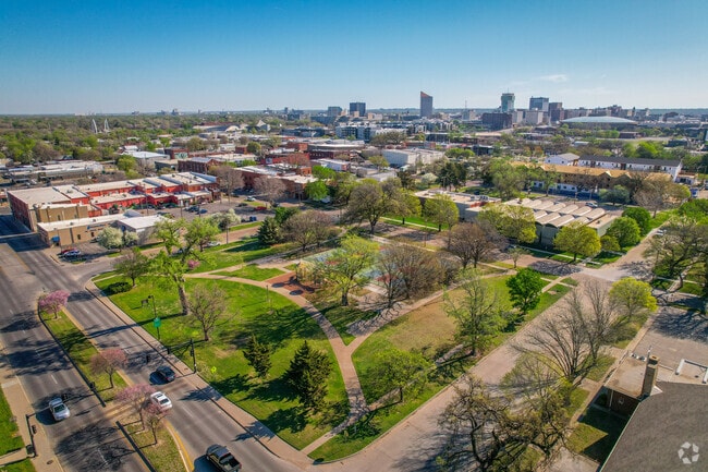 Seneca Park Is a Small but Nice Modern Park in Delano