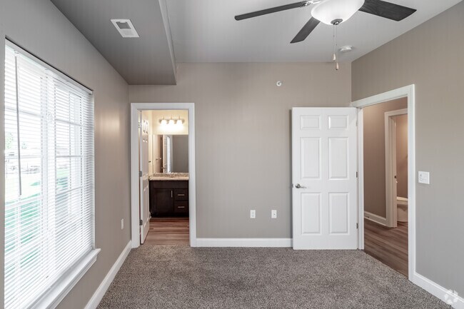 Fox Trace East, West Seneca, NY 14224 - photo 5