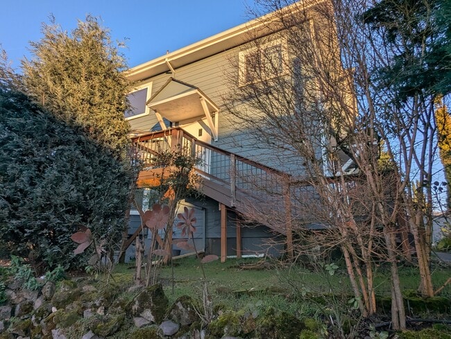 2005 SE Taylor St, Portland, OR 97214 - photo 2