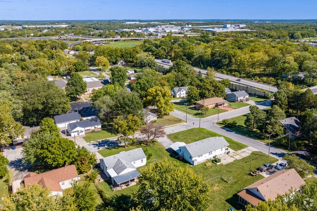 Claycomo blends small-town charm with easy access to Kansas City amenities.