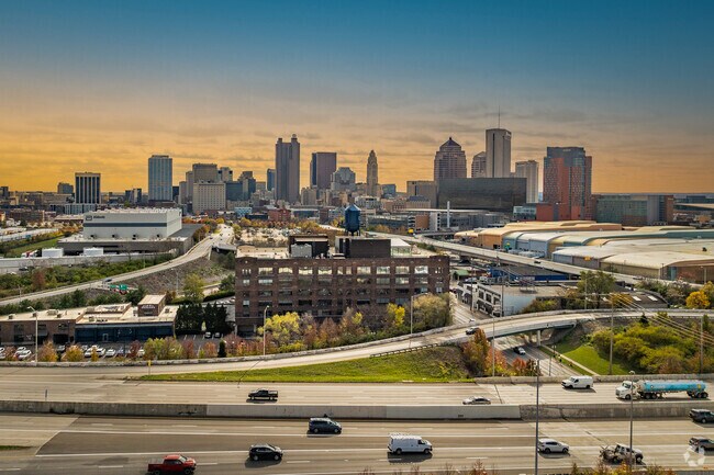 Downtown Columbus is only 10 minutes away from Kendale.