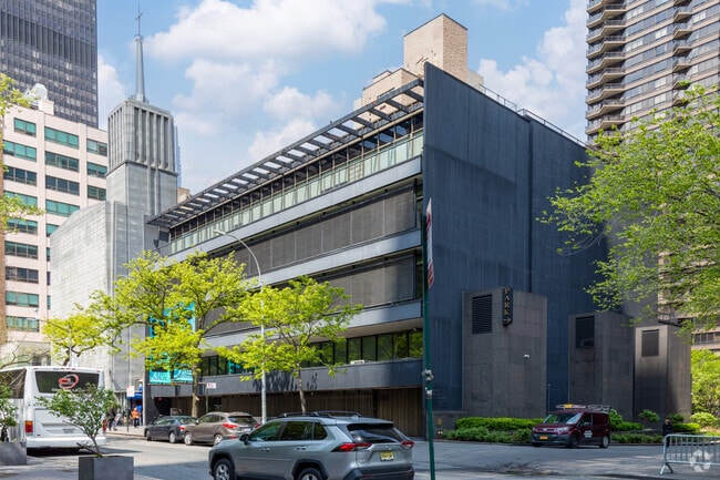 The Japan Society is situated in Turtle Bay,