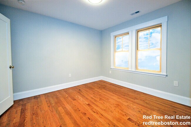 25 Firth Rd unit 2, Roslindale, MA 02131 - photo 7