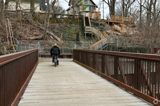 Moores Park is the starting point for the Lansing River Trail which parallels the Grand River.