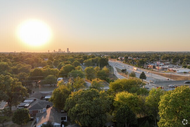 Entrances to I-244 are about a mile from Mid Tulsa, providing easy access to downtown Tulsa.