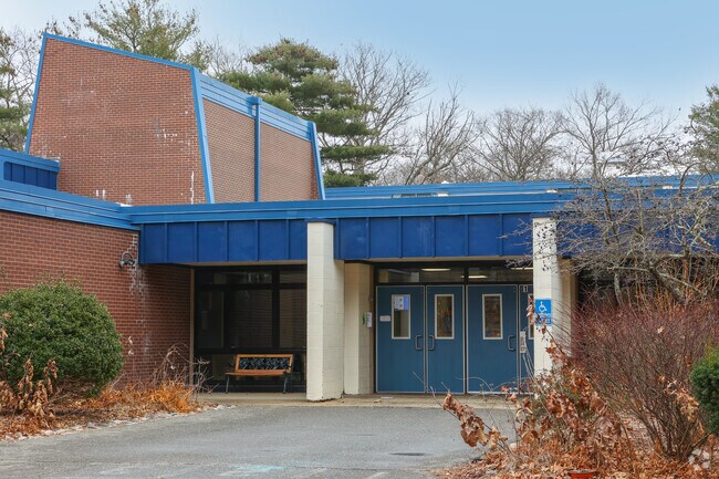 John E Burke Elementary School educates children in grades K through 5th grade.
