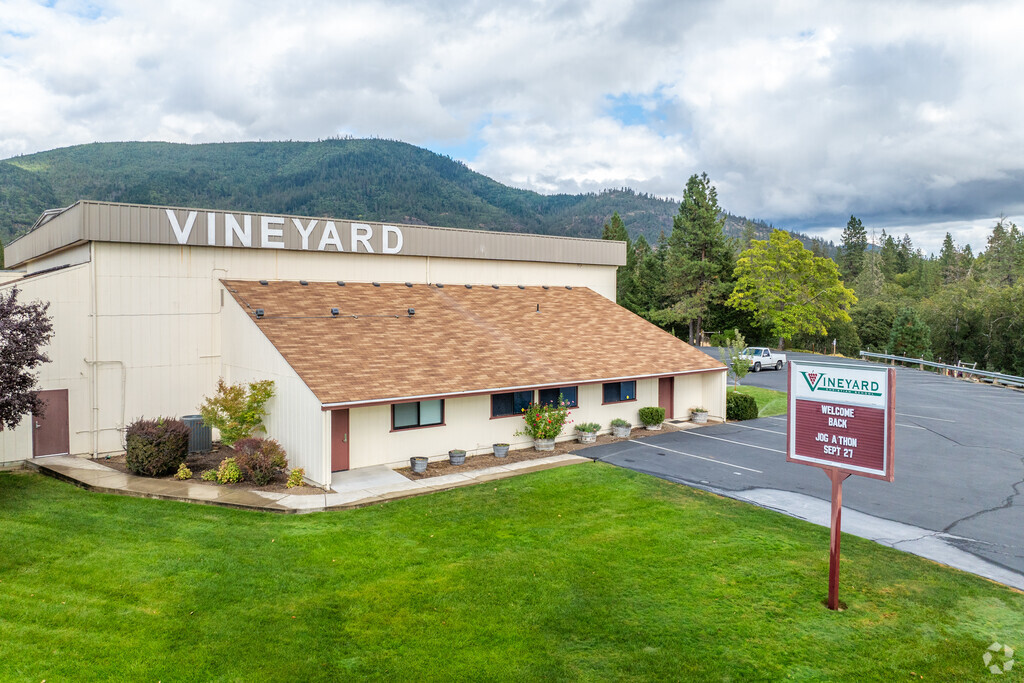 Vineyard Christian School is a private Christian School serving the Grants Pass area.