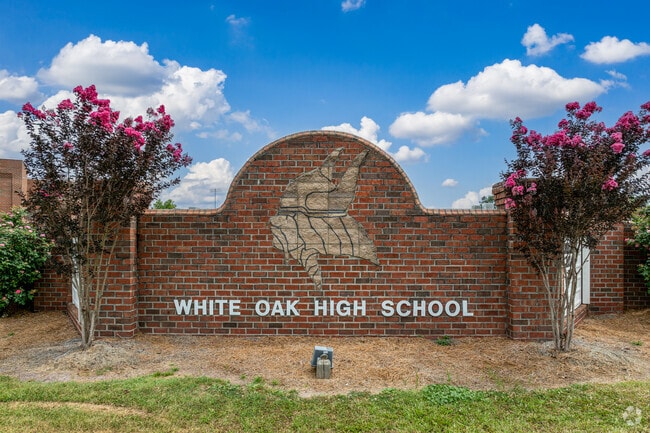 White Oak High School serves over 1200 students in the Jacksonville area.