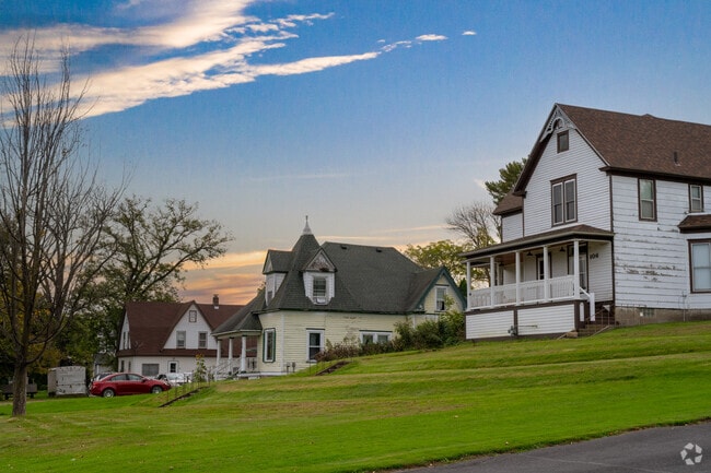 Barron’s quiet streets feature classic cottage homes and welcoming front porches.