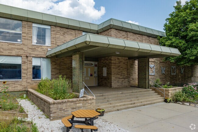 Dewitt Elementary School in Downtown Cuyahoga Falls is enriching young minds.