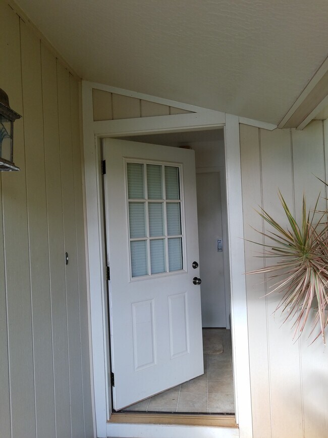 92-1365 Hauone St unit Mauka Studio Apartme, Kapolei, HI 96707 - photo 4