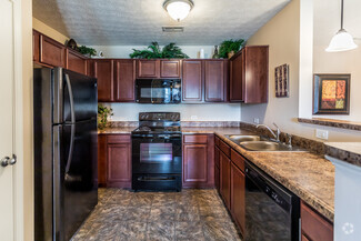 100 Stonebench Cir, Jeffersonville, IN 47130