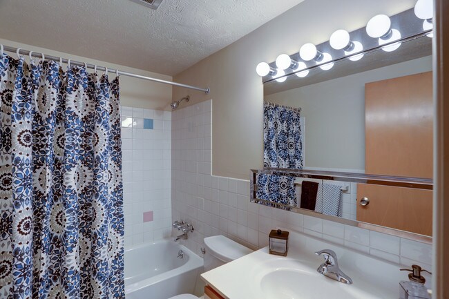 The Riviera, Euclid, OH 44132 - photo 6