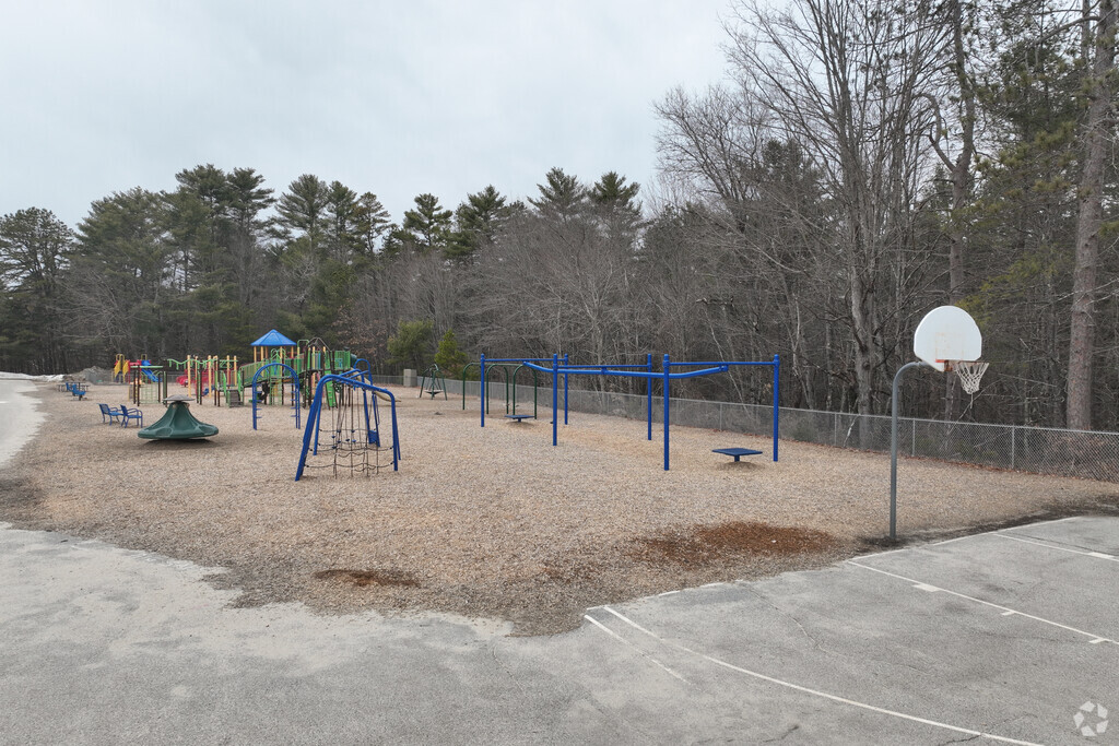 Poland Community School seves the greater Poland Community.