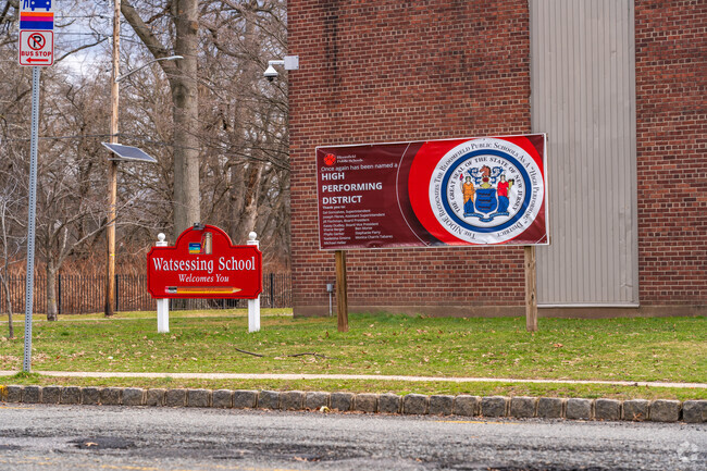 Watsessing elementary earns an overall score of B- on Niche.