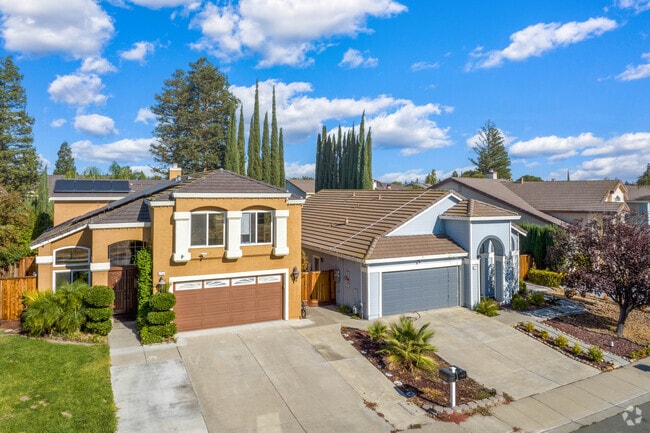 Find your forever home in Country Hills.