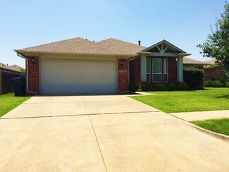 10708 NW 32nd St, Yukon, OK 73099