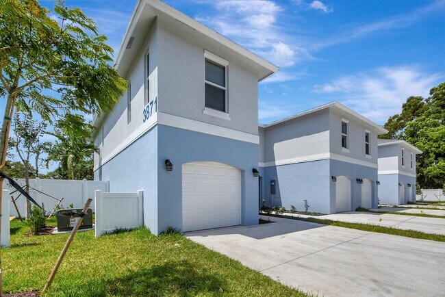 3871 Patio Ct, Lake Worth Beach, FL 33461 - photo 3