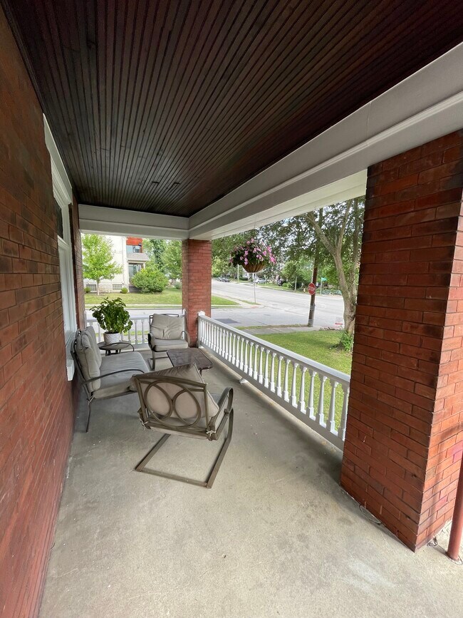 2860 Erie Ave unit 1, Cincinnati, OH 45208 - photo 3