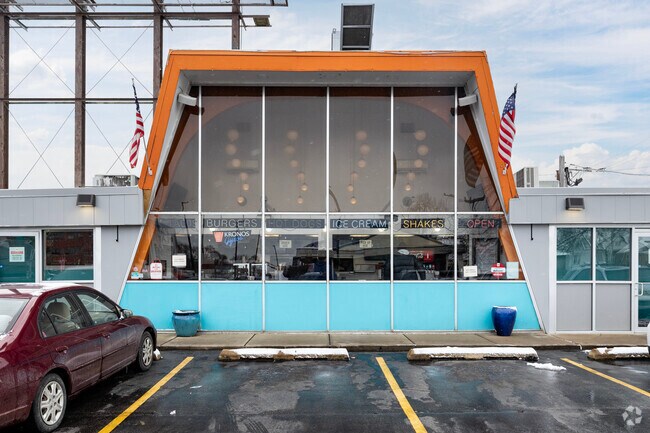 Grab a classic American meal at Jansons Drive inn in Beverly Illinois.