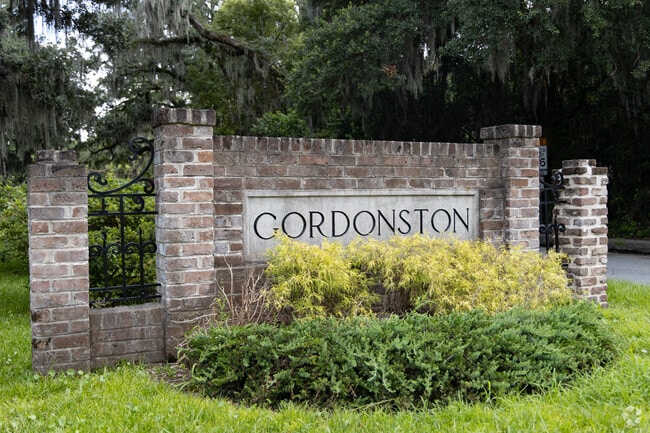 Welcome to Gordonston nestled in the heart of Savannah.