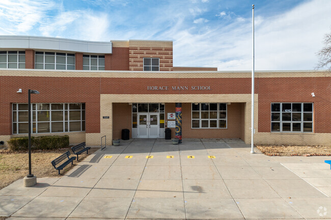 This is the main entry for Horace Mann Dual Language Magnet School.