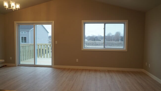 6653 Thomas St, Horace, ND 58047 - photo 4