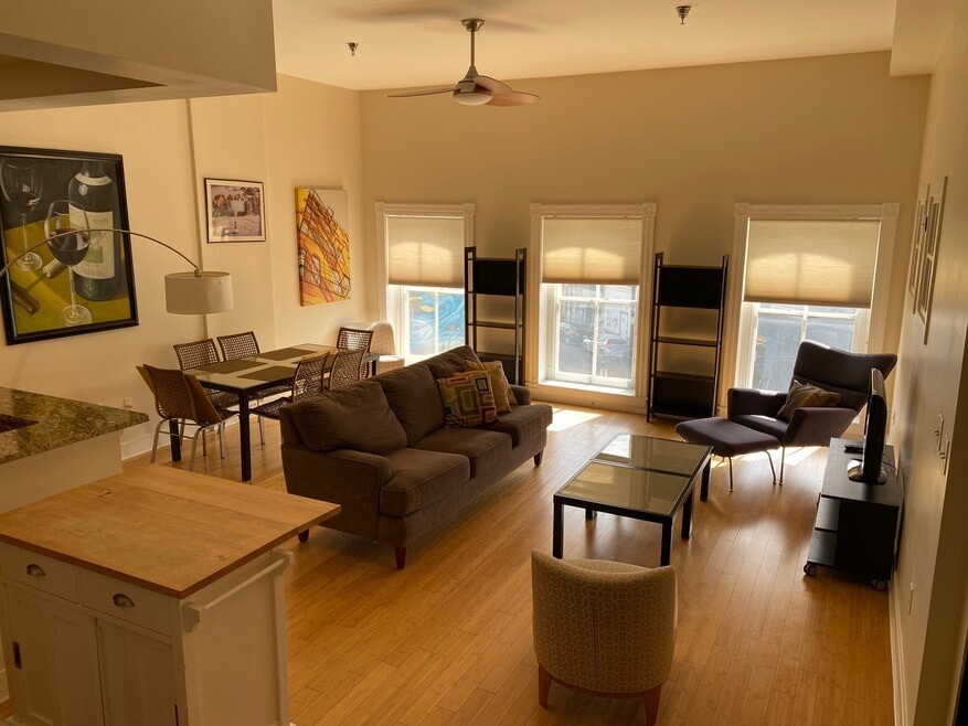 Living room/Hardwood floors