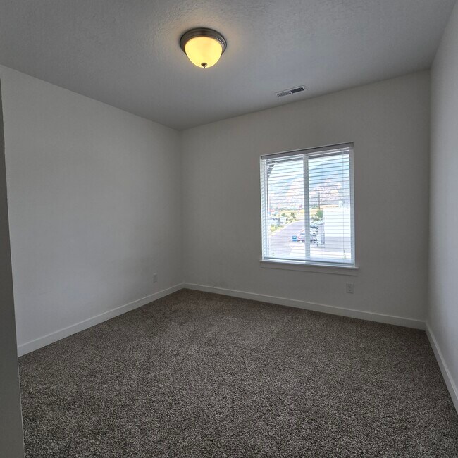 2342 E 830 S unit 26, Spanish Fork, UT 84660 - photo 6