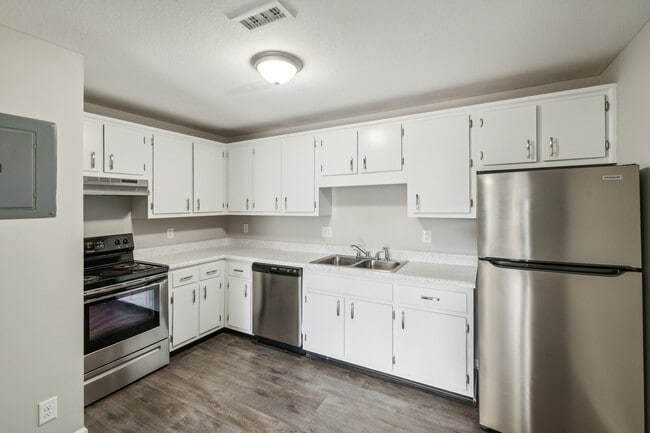 The Element at Wilma Rudolph, Clarksville, TN 37040 - photo 4