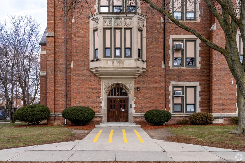 Maples Elementary School, Entrance.