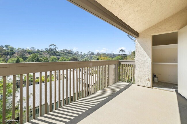 8636 Via Mallorca unit C, La Jolla, CA 92037 - photo 5